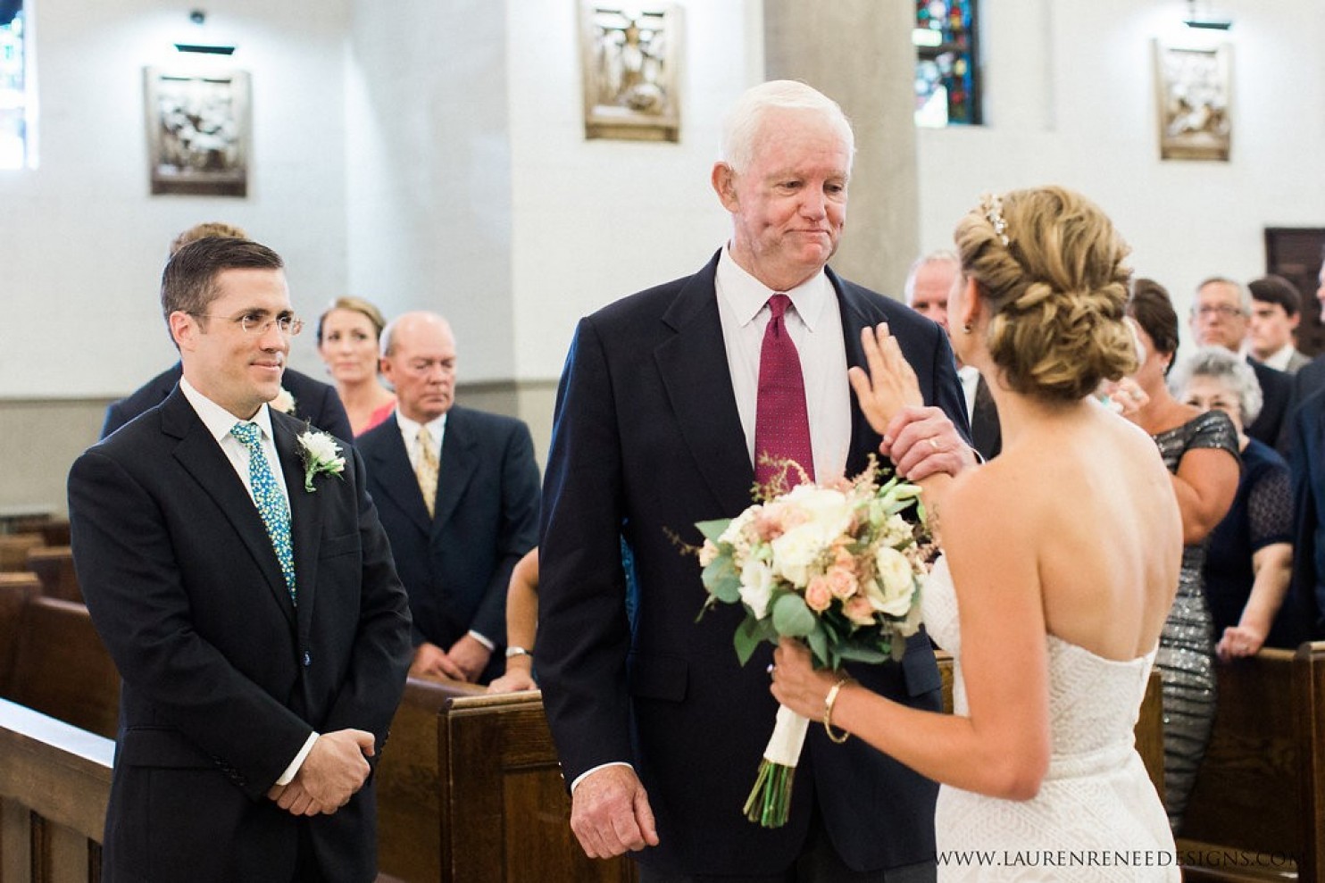 Bride is Walked Down the Aisle by the Man who Received her Murdered
Father’s Donated Heart